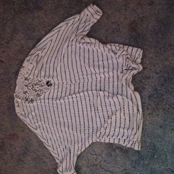 Light weight cardigan sweater - Picture 2 of 2